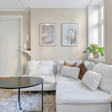 Charm Apartment *